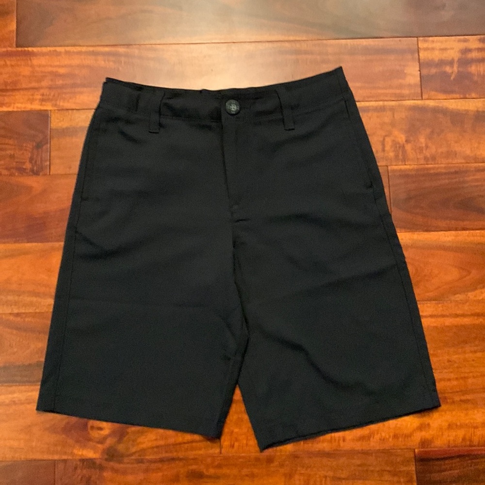 Under Armour boys golf shorts